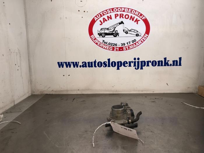 Usagé Boitier papillon Fiat Stilo (192A/B) 1.6 16V Prix € 40,00 Règlement à la marge proposé par Autosloopbedrijf Jan Pronk B.V.
