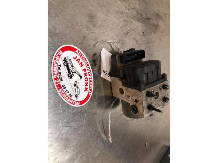 Usados Bomba ABS Honda Civic (EP/EU) 1.7 CTDi 16V Precio € 50,00 Norma de margen ofrecido por Autosloopbedrijf Jan Pronk B.V.