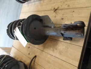 Used Front shock absorber rod, right Chrysler Voyager Price € 50,00 Margin scheme offered by Autosloopbedrijf Jan Pronk B.V.