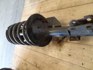 Used Front shock absorber rod, right Chrysler Voyager Price € 50,00 Margin scheme offered by Autosloopbedrijf Jan Pronk B.V.