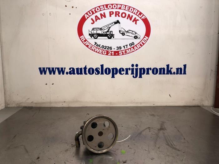 Begagnade Servostyrningspump Audi A4 Avant (B5) Pris € 35,00 Marginaltabell erbjuds av Autosloopbedrijf Jan Pronk B.V.