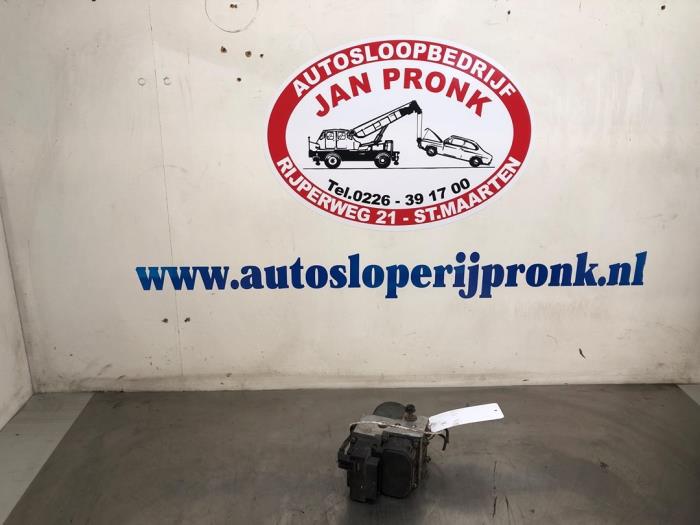 Usagé Bloc ABS Volvo S40 (VS) 2.0 16V Prix € 50,00 Règlement à la marge proposé par Autosloopbedrijf Jan Pronk B.V.