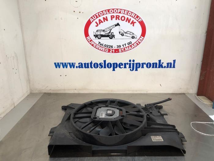 Used Radiator Volvo V70 (SW) 2.4 D5 20V Price € 60,00 Margin scheme offered by Autosloopbedrijf Jan Pronk B.V.