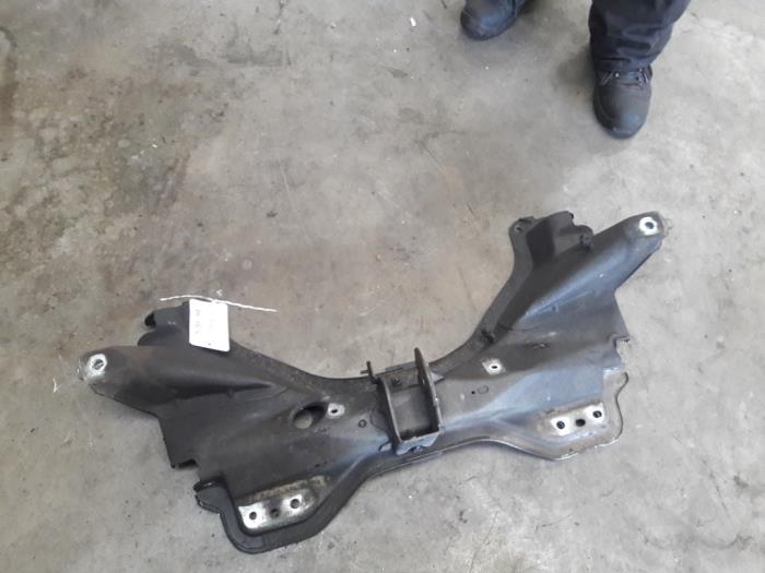 Begagnade Underram Renault Twingo (C06) 1.2 16V Pris € 75,00 Marginaltabell erbjuds av Autosloopbedrijf Jan Pronk B.V.