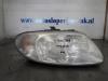 Headlight, right from a Chrysler Voyager/Grand Voyager (RG), 2000 / 2008 2.5 CRD, MPV, Diesel, 2.499cc, 104kW (141pk), FWD, ENC; ENJ, 2001-02 / 2004-03 2004