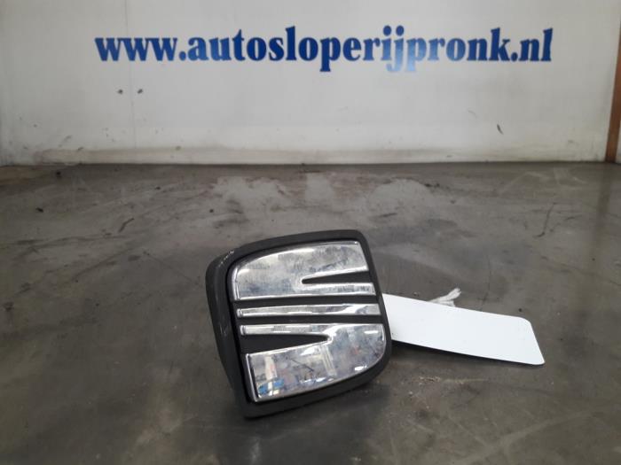 Tailgate handle Seat Leon 1.4 16V - 6J4827565C