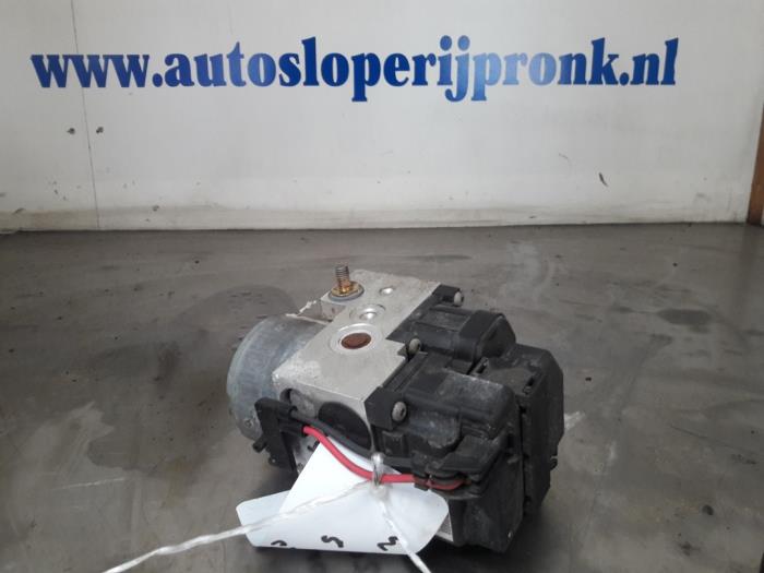 Begagnade ABS-pump Honda Civic (EP/EU) 1.4 16V Pris € 60,00 Marginaltabell erbjuds av Autosloopbedrijf Jan Pronk B.V.