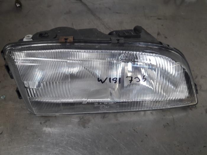 Headlight, right from a Volvo S70 1997