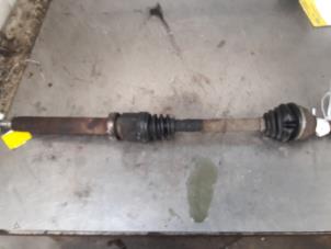Used Front drive shaft, right Ford Focus 1 Wagon 1.6 16V Price € 40,00 Margin scheme offered by Autosloopbedrijf Jan Pronk B.V.