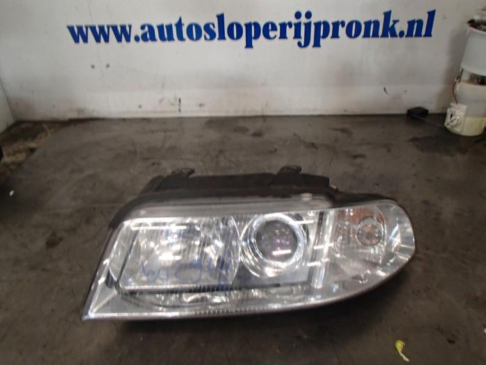 Używane Reflektor lewy Audi A4 Avant (B5) 1.8 20V Cena € 35,00 Procedura marży oferowane przez Autosloopbedrijf Jan Pronk B.V.