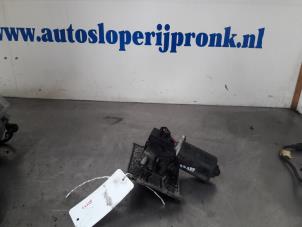 Used Front wiper motor Hyundai Atos 1.0 12V Price € 30,00 Margin scheme offered by Autosloopbedrijf Jan Pronk B.V.