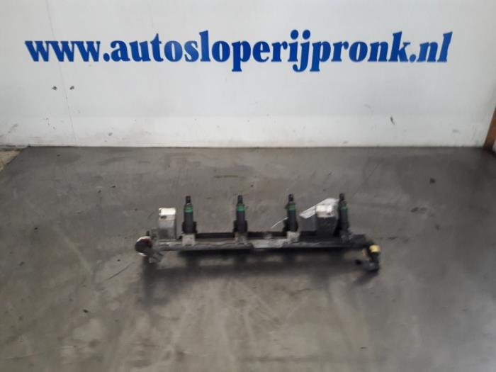 Usagé Système d'injection Ford Focus 1 1.6 16V Prix € 50,00 Règlement à la marge proposé par Autosloopbedrijf Jan Pronk B.V.