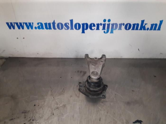 Usagé Support moteur Volkswagen Polo V (6R) 1.2 12V Prix € 30,00 Règlement à la marge proposé par Autosloopbedrijf Jan Pronk B.V.