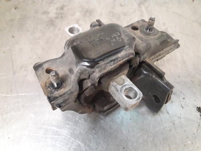 Usagé Support moteur Volkswagen Polo V (6R) 1.2 12V Prix € 25,00 Règlement à la marge proposé par Autosloopbedrijf Jan Pronk B.V.