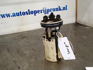 Usagé Pompe essence Nissan Almera (N16) 1.5 16V Prix € 40,00 Règlement à la marge proposé par Autosloopbedrijf Jan Pronk B.V.
