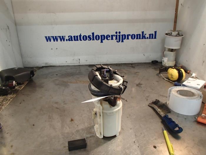 Gebrauchte Kraftstoffpumpe Elektrisch Seat Leon (1M1) 1.4 16V Preis € 40,00 Margenregelung angeboten von Autosloopbedrijf Jan Pronk B.V.