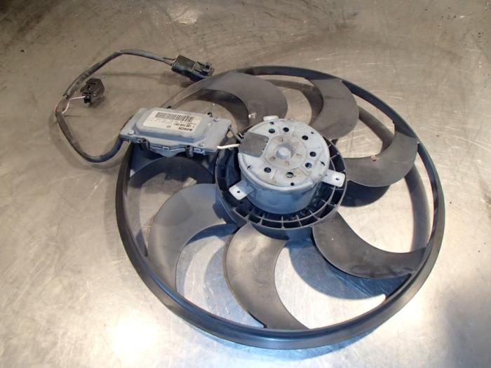 Gebrauchte Kühlerventilator Nissan Micra (K12) 1.2 16V Preis € 60,00 Margenregelung angeboten von Autosloopbedrijf Jan Pronk B.V.
