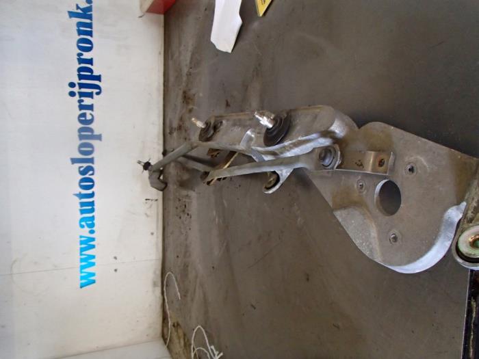 Mécanique essuie-glace d'un Nissan Almera Tino (V10M) 1.8 16V 2004