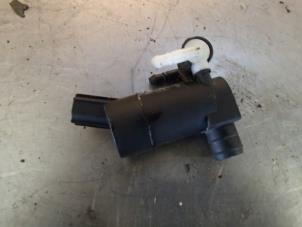 Used Rear screen washer pump Volvo V50 Price € 25,00 Margin scheme offered by Autosloopbedrijf Jan Pronk B.V.