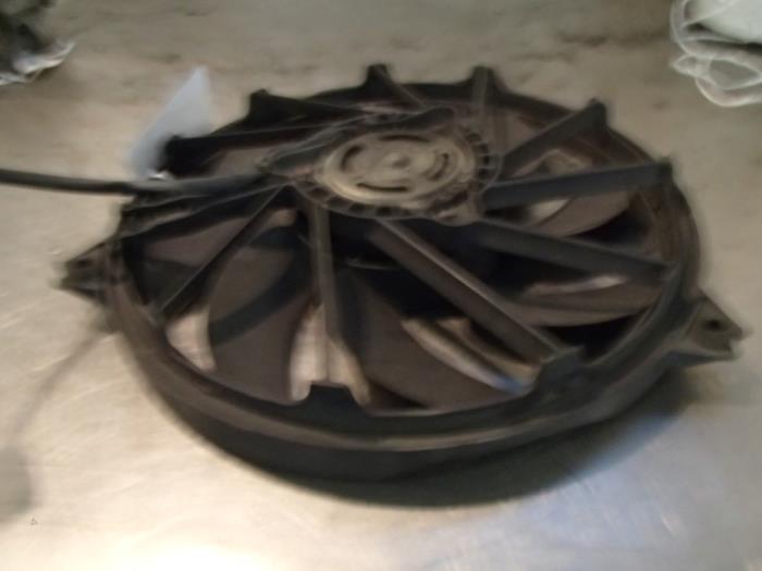 Gebrauchte Kühlerventilator Peugeot 206 SW (2E/K) 1.4 Preis € 50,00 Margenregelung angeboten von Autosloopbedrijf Jan Pronk B.V.