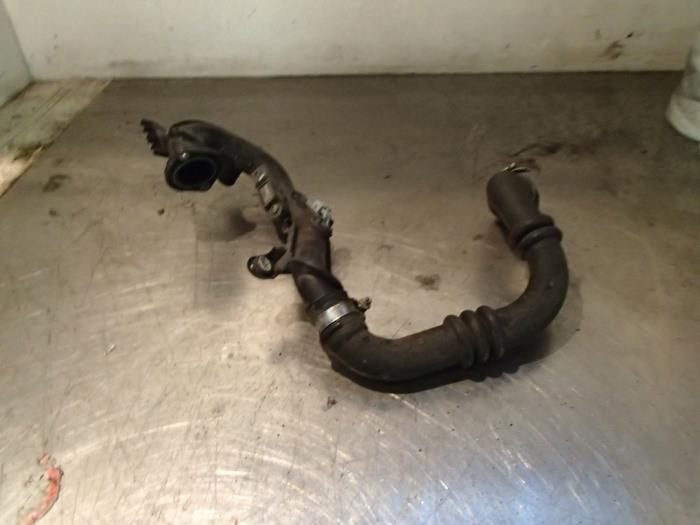 Usagé Tuyau intercooler Renault Clio III (BR/CR) 1.2 16V TCe 100 Prix € 75,00 Règlement à la marge proposé par Autosloopbedrijf Jan Pronk B.V.