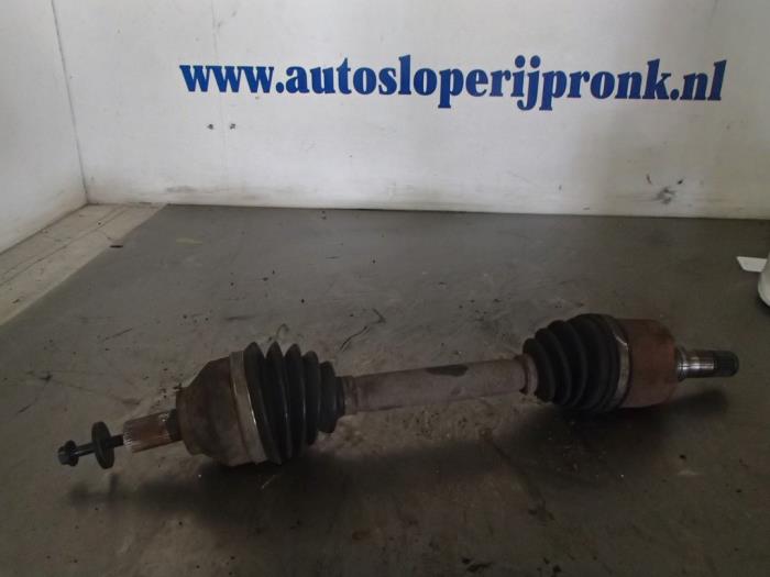 Front drive shaft, left from a Ford Focus C-Max 2.0 TDCi 16V 2006