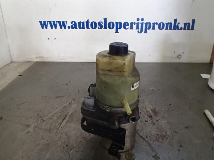 Usagé Pompe de direction Ford Focus C-Max 2.0 TDCi 16V Prix € 100,00 Règlement à la marge proposé par Autosloopbedrijf Jan Pronk B.V.
