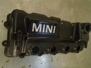Used Rocker cover BMW Mini One/Cooper (R50) 1.6 16V Cooper Price € 50,00 Margin scheme offered by Autosloopbedrijf Jan Pronk B.V.