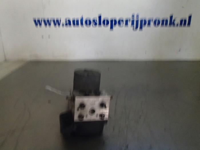 Gebrauchte ABS Pumpe Audi A4 Avant Quattro (B5) 2.8 V6 30V Preis € 75,00 Margenregelung angeboten von Autosloopbedrijf Jan Pronk B.V.