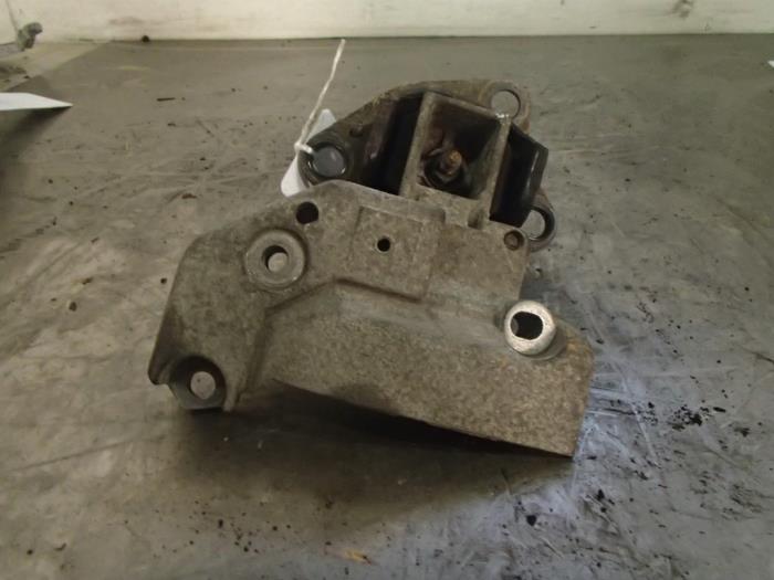 Used Engine mount Renault Megane (BA) 1.4 16V Price € 25,00 Margin scheme offered by Autosloopbedrijf Jan Pronk B.V.