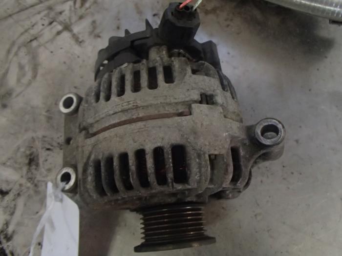 Begagnade Dynamo Ford Transit 2.0 TDdi 16V Pris € 50,00 Marginaltabell erbjuds av Autosloopbedrijf Jan Pronk B.V.
