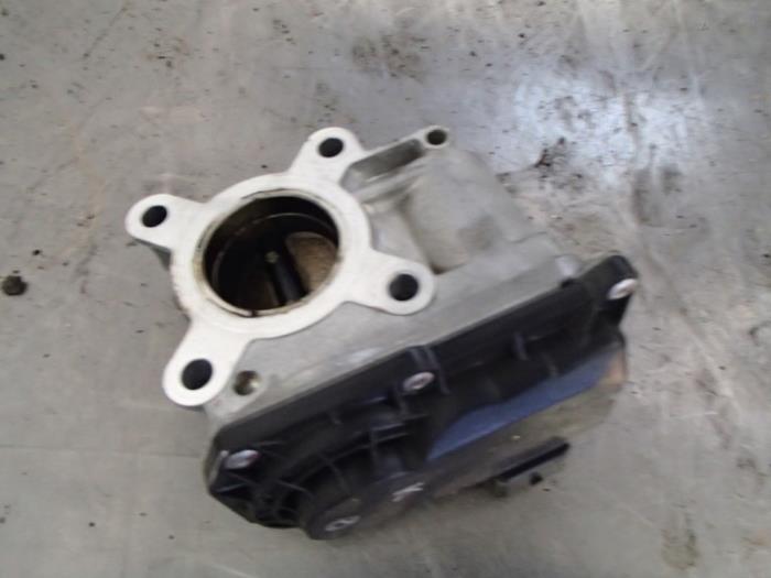 Usagé Boitier papillon Renault Clio III (BR/CR) 1.2 16V TCe 100 Prix € 90,00 Règlement à la marge proposé par Autosloopbedrijf Jan Pronk B.V.