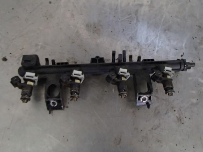 Usagé Système d'injection Renault Clio III (BR/CR) 1.2 16V TCe 100 Prix € 75,00 Règlement à la marge proposé par Autosloopbedrijf Jan Pronk B.V.