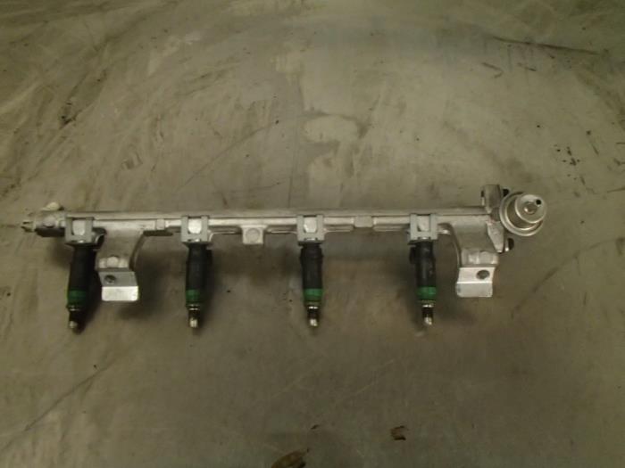 Usagé Système d'injection Ford Fiesta 5 (JD/JH) 1.25 16V Prix € 50,00 Règlement à la marge proposé par Autosloopbedrijf Jan Pronk B.V.