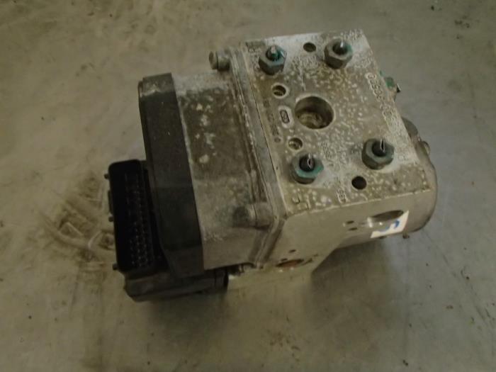 Gebrauchte ABS Pumpe Hyundai Sonata 2.7 V6 24V Preis € 100,00 Margenregelung angeboten von Autosloopbedrijf Jan Pronk B.V.