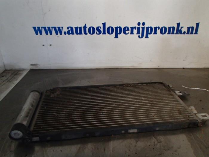 Air conditioning condenser from a MINI Mini One/Cooper (R50) 1.4 D One 2002