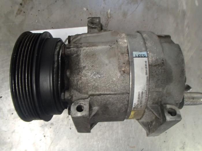Usagé Pompe clim Renault Laguna II Grandtour (KG) 1.6 16V Prix € 50,00 Règlement à la marge proposé par Autosloopbedrijf Jan Pronk B.V.