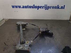 Used Window mechanism 2-door, front right Hyundai Coupe 2.0i 16V CVVT Price € 50,00 Margin scheme offered by Autosloopbedrijf Jan Pronk B.V.