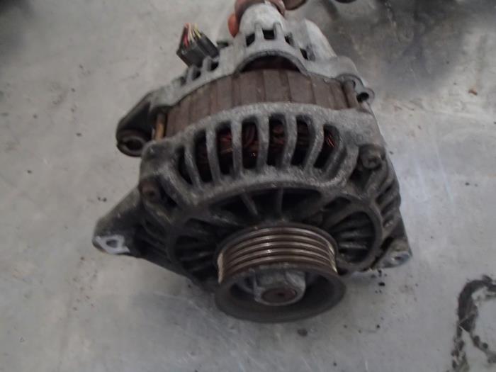 Usagé Dynamo Mitsubishi Space Wagon (N8/N9) 2.4 16V GDI GLX Prix € 50,00 Règlement à la marge proposé par Autosloopbedrijf Jan Pronk B.V.