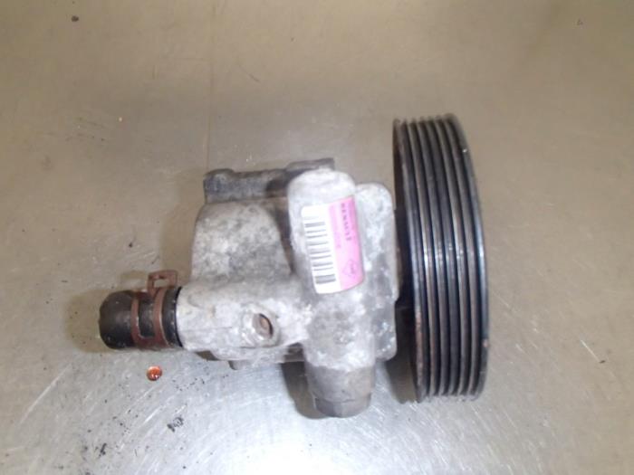 Usagé Pompe de direction Renault Laguna II (BG) 2.0 16V IDE Prix € 40,00 Règlement à la marge proposé par Autosloopbedrijf Jan Pronk B.V.