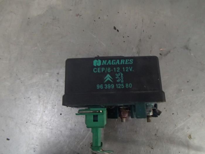 Glow plug relay from a Peugeot Partner 1.9D 2005
