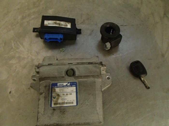 Used Engine management computer Renault Kangoo (KC) 1.9 D 55 Price € 150,00 Margin scheme offered by Autosloopbedrijf Jan Pronk B.V.