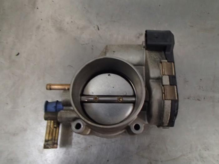 Gebrauchte Drosselklappengehäuse Volkswagen Passat 4Motion (3B3) 2.8 V6 30V Preis € 75,00 Margenregelung angeboten von Autosloopbedrijf Jan Pronk B.V.