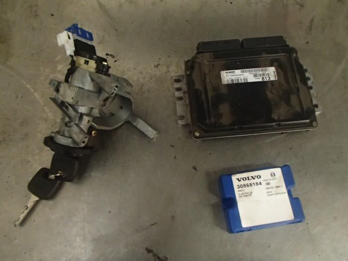 Used Engine management computer Volvo V40 (VW) 1.8 16V Price € 150,00 Margin scheme offered by Autosloopbedrijf Jan Pronk B.V.