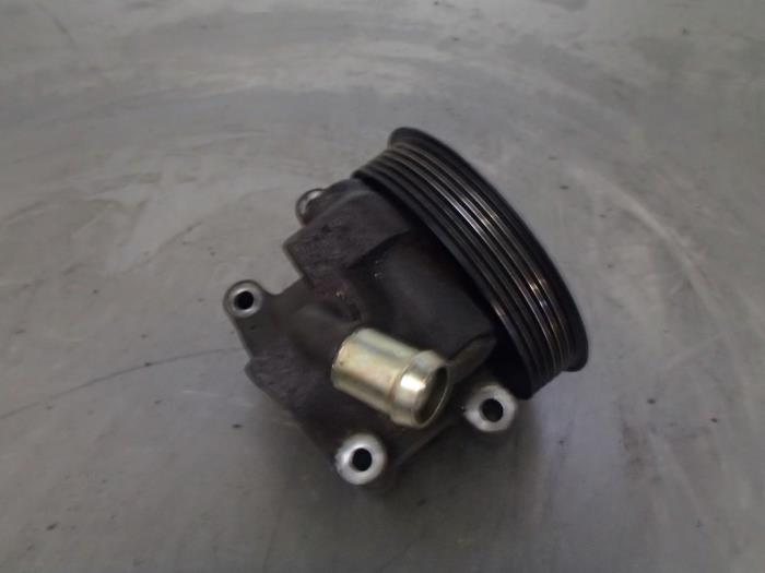 Usagé Pompe de direction Ford Ka I 1.3i Prix € 40,00 Règlement à la marge proposé par Autosloopbedrijf Jan Pronk B.V.