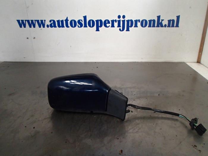 Wing mirror, right from a Volvo 850 Estate 2.5i 20V 1995