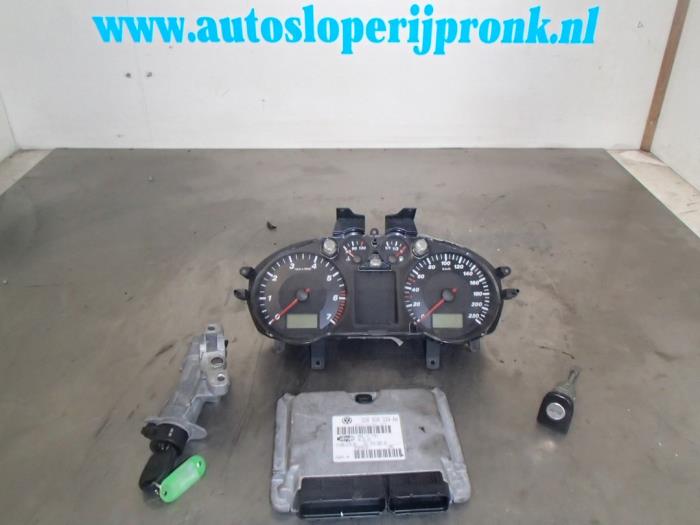 Ordenador de gestión de motor de un Seat Ibiza III (6L1) 1.4 16V 75 2002