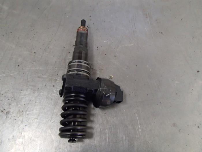 Usagé Injecteurs Volkswagen Passat Variant (3B6) 1.9 TDI 130 Prix € 75,00 Règlement à la marge proposé par Autosloopbedrijf Jan Pronk B.V.