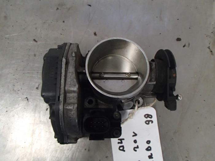 Usagé Boitier papillon Audi A4 Avant (B5) 1.8 20V Turbo Prix € 50,00 Règlement à la marge proposé par Autosloopbedrijf Jan Pronk B.V.