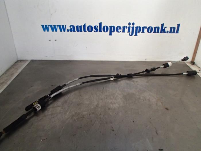 Gearbox shift cable from a Ford Focus 2 Wagon 1.6 TDCi 16V 110 2006